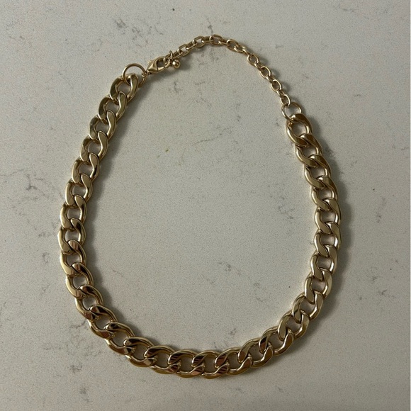 H&M Jewelry - H&M • Gold Chain Necklace